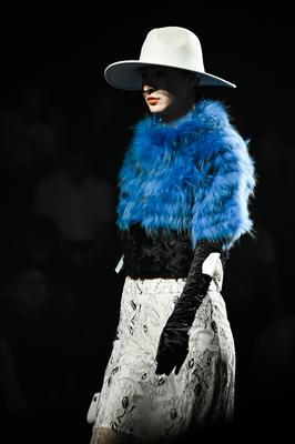 廣州原創(chuàng)“起勢” 專業(yè)市場聯(lián)袂發(fā)出時尚強音，針織品產(chǎn)業(yè)加速升級