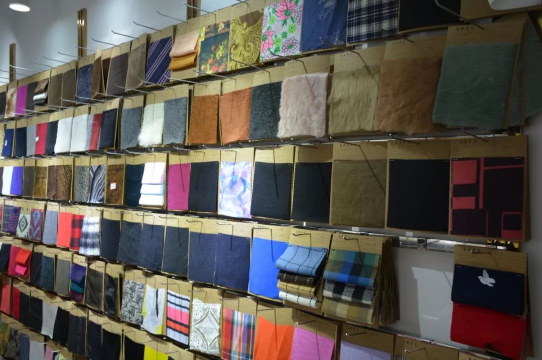 中東歐紡織服裝面輔料博覽會代表團赴勝山商務考察 共探布料與服裝面輔料合作新機遇